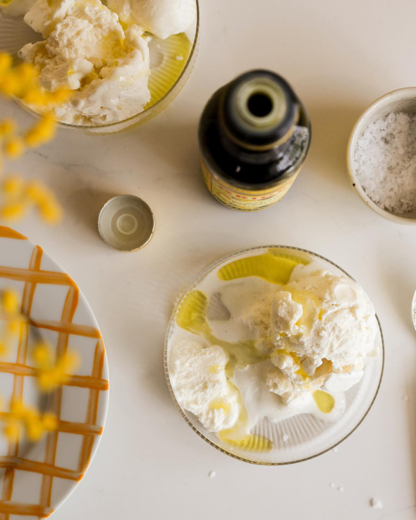 Ett litet desserttips inför helgen! Ringla världens godaste citronolja från @gridelli och strö lite flingsalt över en skopa vaniljglass - enkelt och supergott 👌🏻🍋

Välkomna förbi fram till kl 18 ikväll och mellan kl 10-14 imorgon!